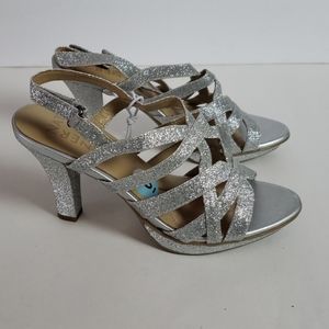 Naturalizer | silver womens dress sandals sz 6 new